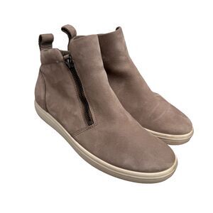 ECCO Gray Suede Ankle Boots Women’s 8.5 US / 39 EU Zip Closure, Comfort Sole EUC